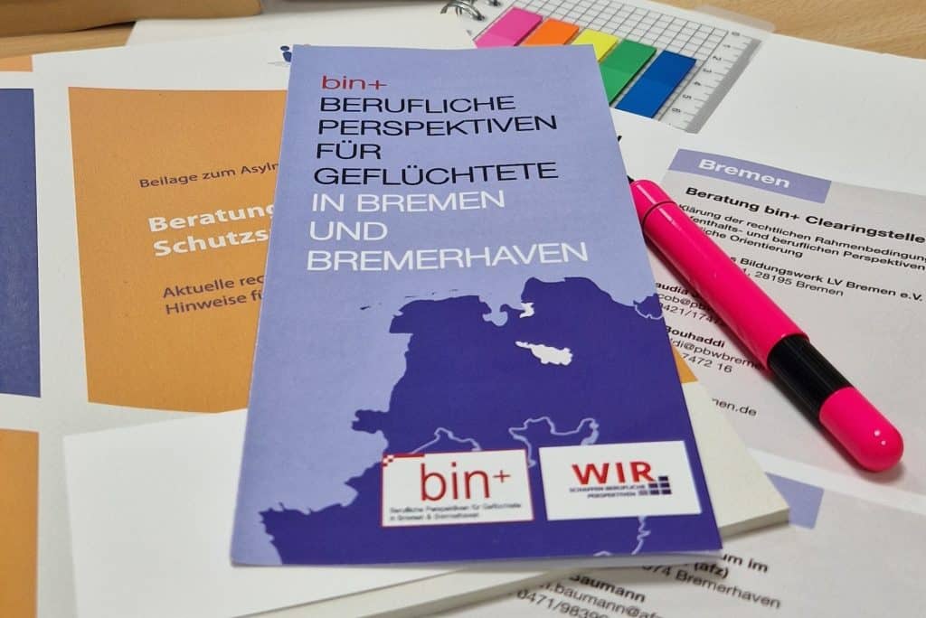 BIN+, Broschüre über berufliche Perspektiven für Geflüchtete in Bremen BIN+